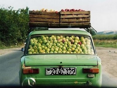 Lasta bilen full med frukt och kom till oss! Lasta bilen full med frukt och kom till oss!