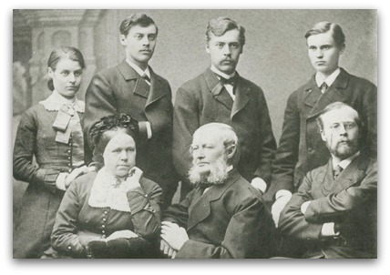 John Adam Moll (1805-1895) med sin familj ca. 1880 John Adam Moll (1805-1895) med sin familj ca. 1880