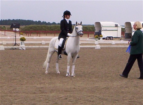 Possum & Daniella på prisutdelningen SM 2007 på Willands RF. Possum var silvermedaljör där Findus och Julia Aspnäss tog guld. Possum & Daniella på prisutdelningen SM 2007 på Willands RF. Possum var silvermedaljör där Findus och Julia Aspnäss tog guld.