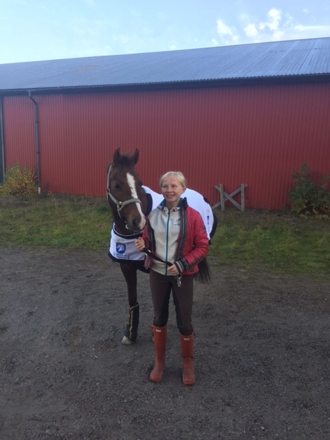 Hannah och Heavenly innan avfärd till Karlstad Hannah och Heavenly innan avfärd till Karlstad