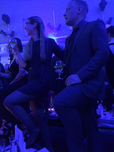 Chrille och Sanna i hästens skål Chrille och Sanna i hästens skål