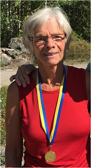 Britt-Linnea Eriksson, Sala OK, Mästare i klassen D65, sprint-och medeldistans Britt-Linnea Eriksson, Sala OK, Mästare i klassen D65, sprint-och medeldistans